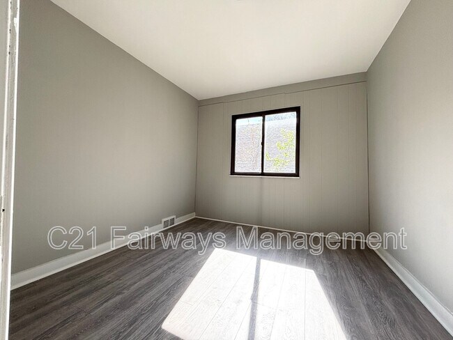 Foto del edificio - 10261 Center Hwy