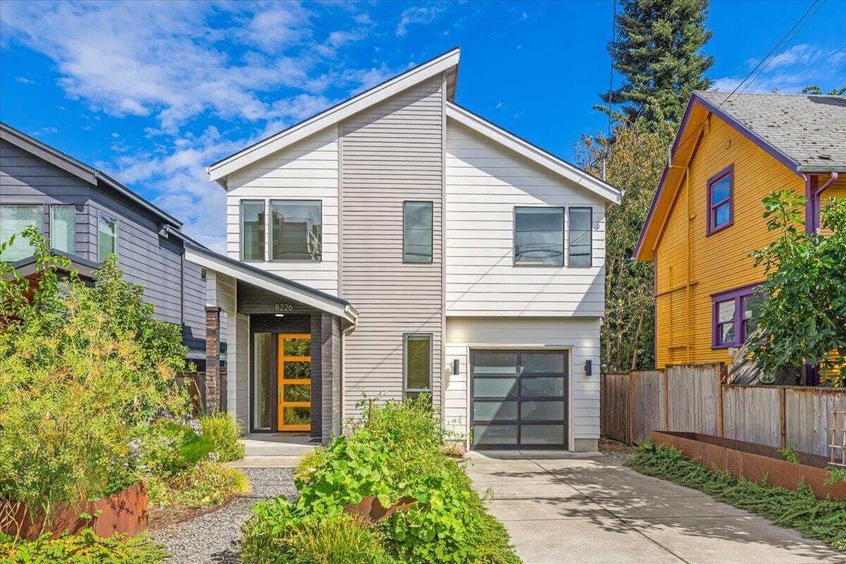 Primary Photo - 8226 SE 19th Ave