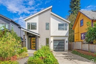 Building Photo - 8226 SE 19th Ave