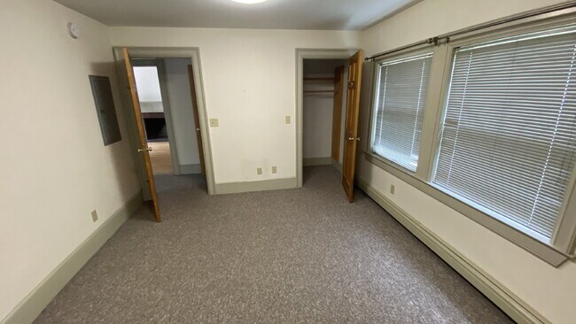 Foto del edificio - 277 Mast Rd