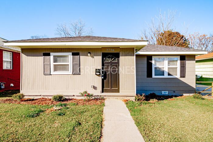 Primary Photo - 2716 20th Ave N