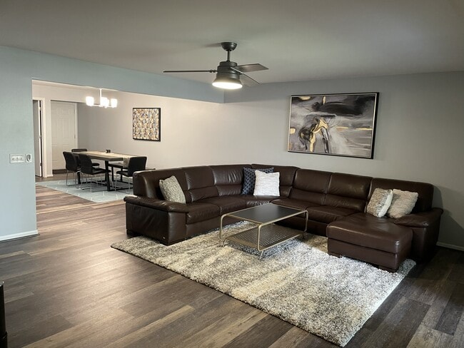 Sala de estar - 2956 Kentville Dr