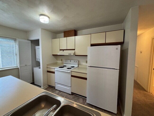 Building Photo - 401 Berryfield Ln
