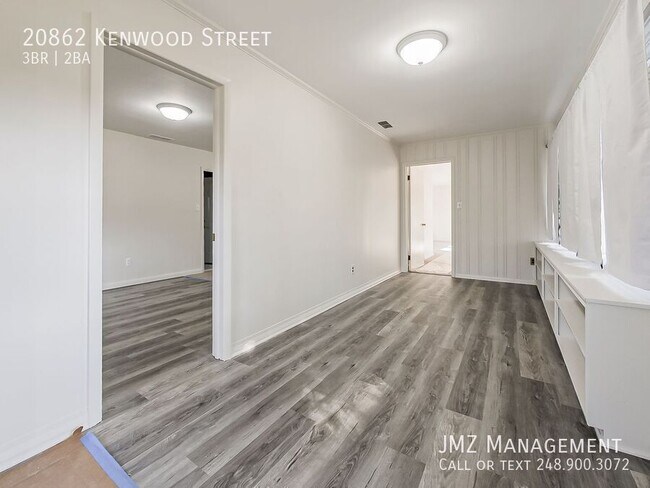Building Photo - 20862 Kenwood St