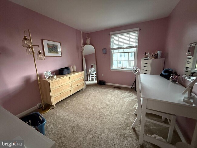 Foto del edificio - 8208 Red Wing Ct