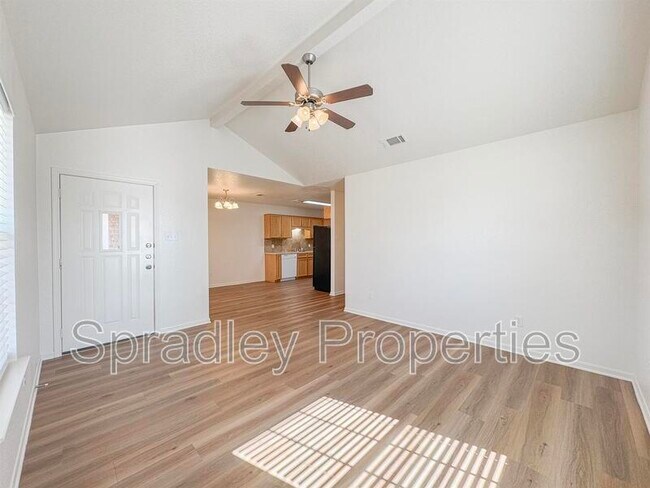 Foto del edificio - 130 Lacey Lou Ln