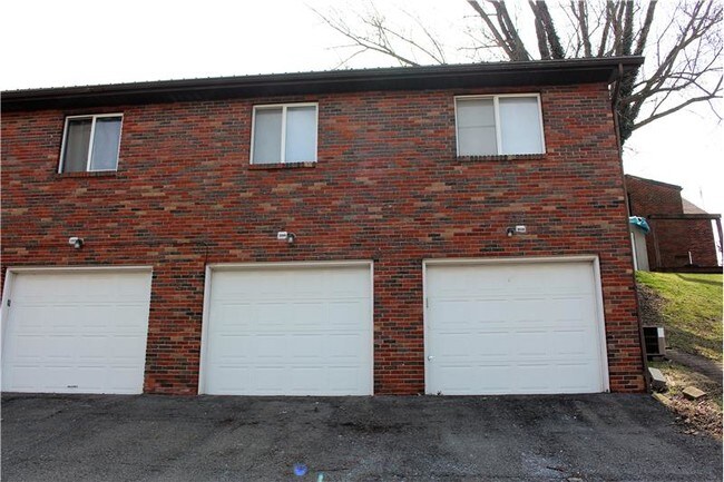 Foto del edificio - 110 Cunningham Ln
