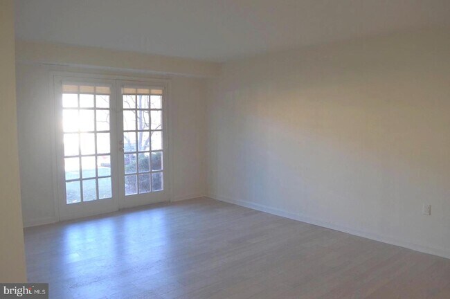 Foto del edificio - 5929 Quantrell Ave