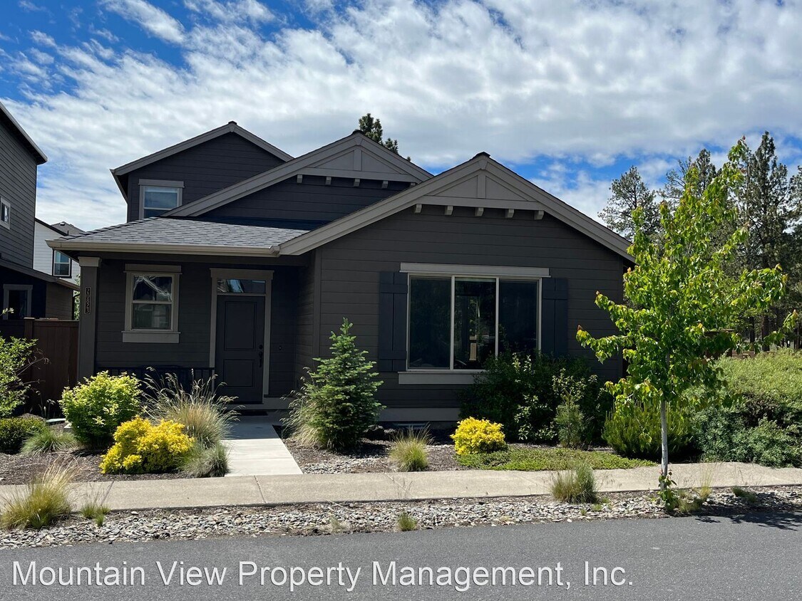 Foto principal - 3 br, 2.5 bath House - 20823 SE Gateway Drive