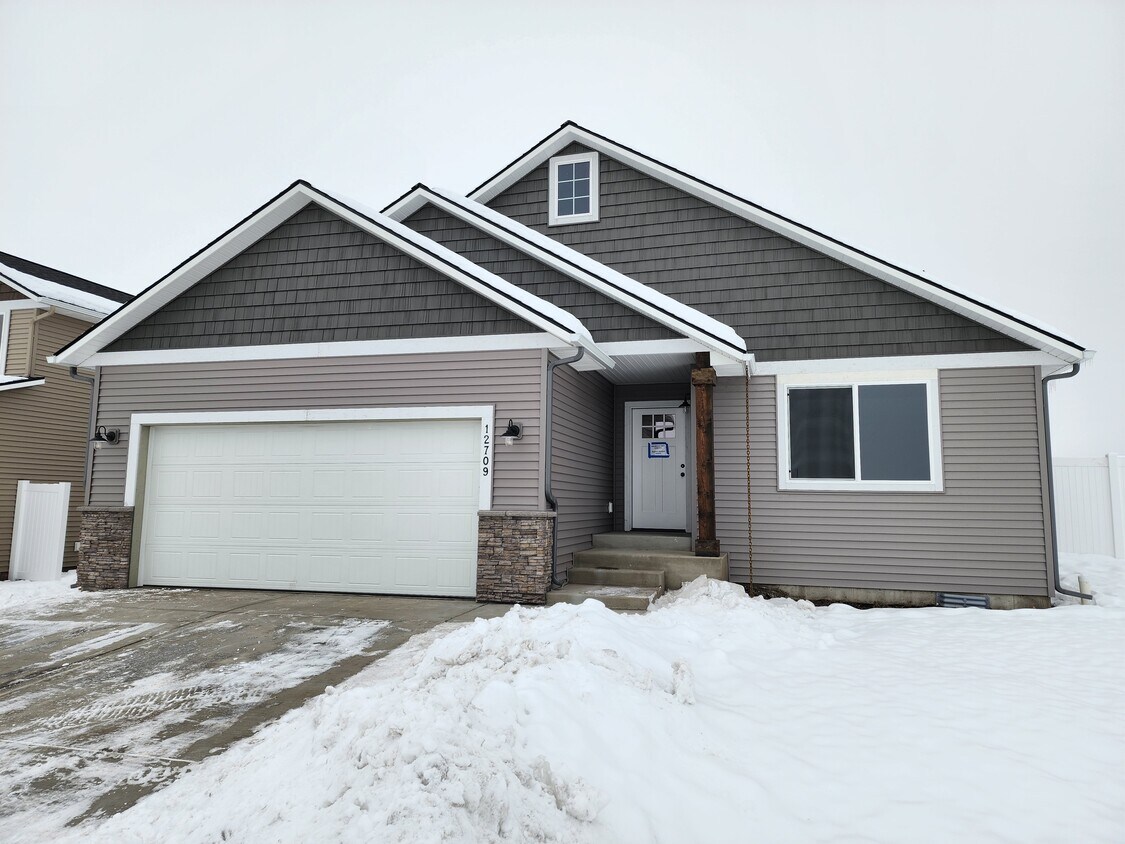Primary Photo - 12709 N Cavanaugh Dr