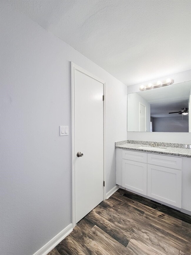 Building Photo - 2024 Stones throw Dr