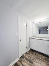 Building Photo - 2024 Stones throw Dr