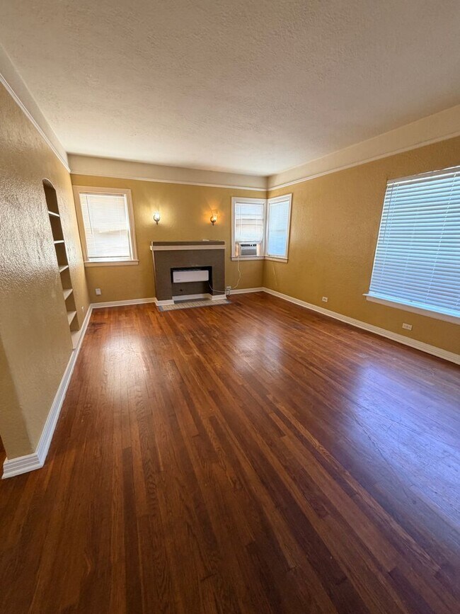 Foto del edificio - 268 E Lullwood Ave