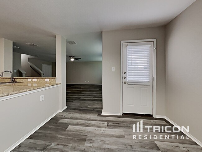 Foto del edificio - 6831 Freedom Ridge
