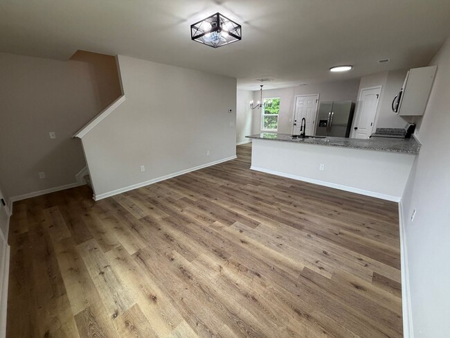 Building Photo - 4 Bedrooms, 3 Bathrooms - Home in West Rome!