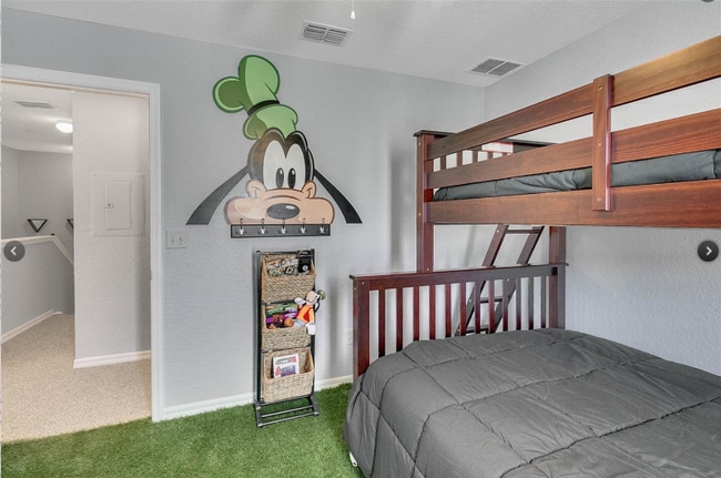 Building Photo - 4561 Yellowgold Rd E