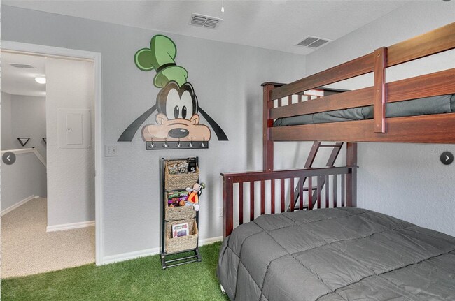 Foto del edificio - 4561 Yellowgold Rd E