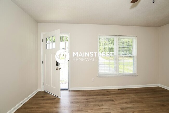 Building Photo - 3 Bedroom Pet-Friendly Home in HIGH POINT,...