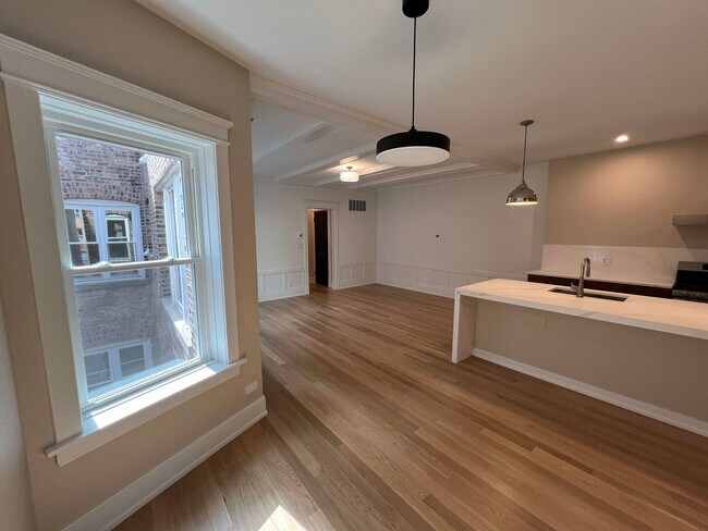 Foto del edificio - 5841 N Kenmore Ave