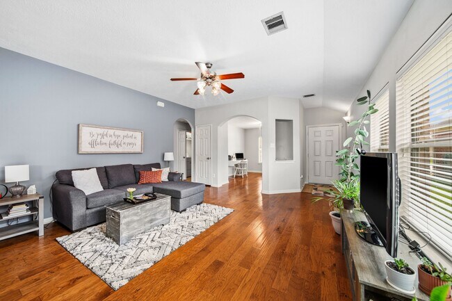 Foto del edificio - 3414 Oaklawn Pl Dr