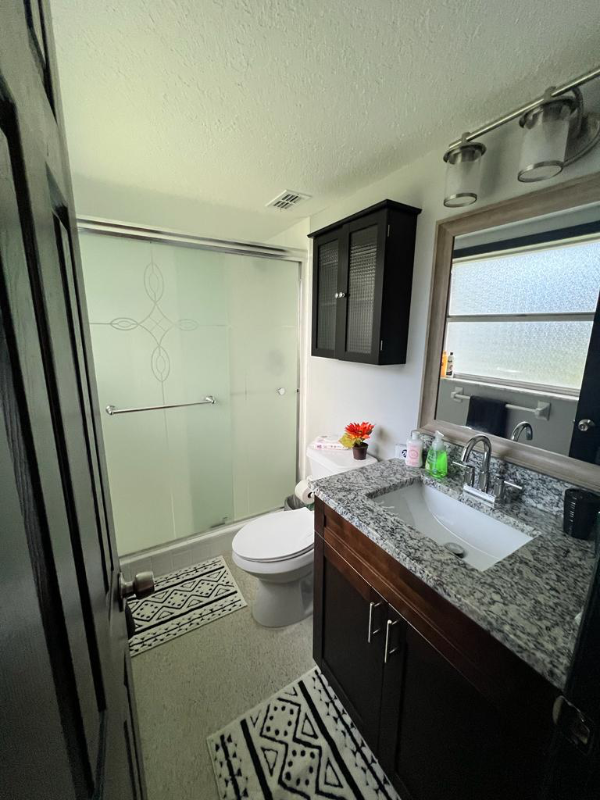 Foto del edificio - 504 Brooker Rd