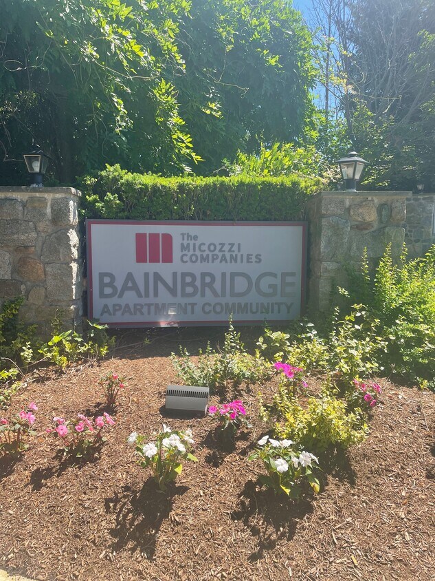 Bainbridge Apartment Homes Apartments 363 Simmonsville Ave Johnston