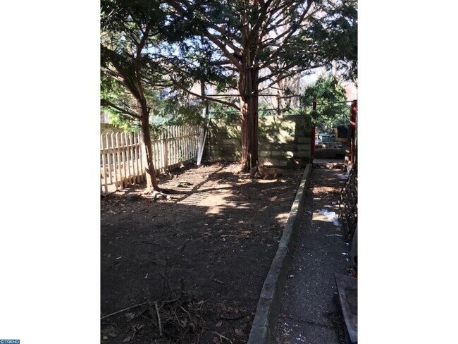 Building Photo - 408 S 43rd St
