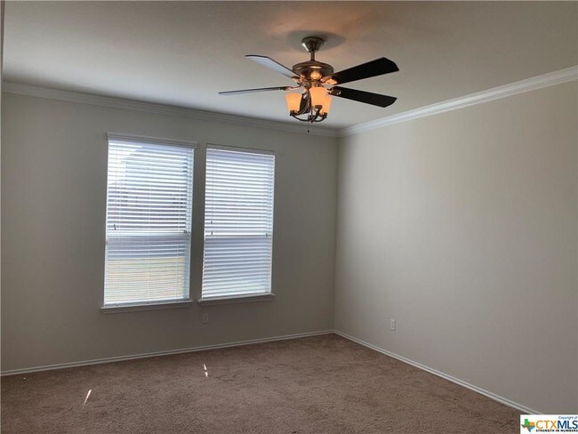 Building Photo - 202 W Orion Dr