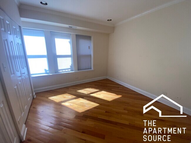 Foto del edificio - 6947 N Oakley Ave