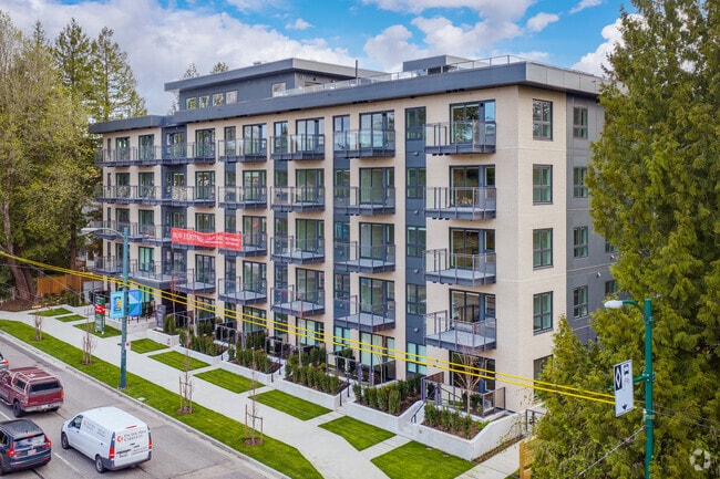 Building Photo - The Elms