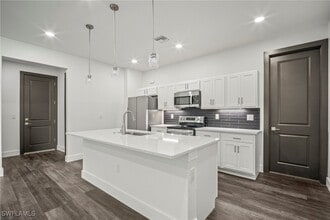 Building Photo - 3127 Tulsa Ave