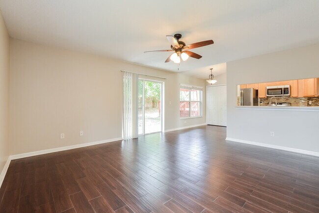 Foto del edificio - 12131 Goldenstar Ln