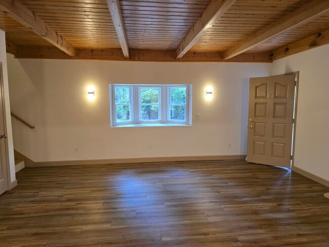 Building Photo - 135 Doe Fork Ln