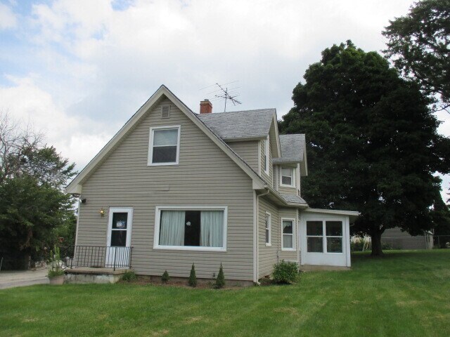 Spacious 4 bedroom 2 bath home - Spacious 4 bedroom 2 bath  home