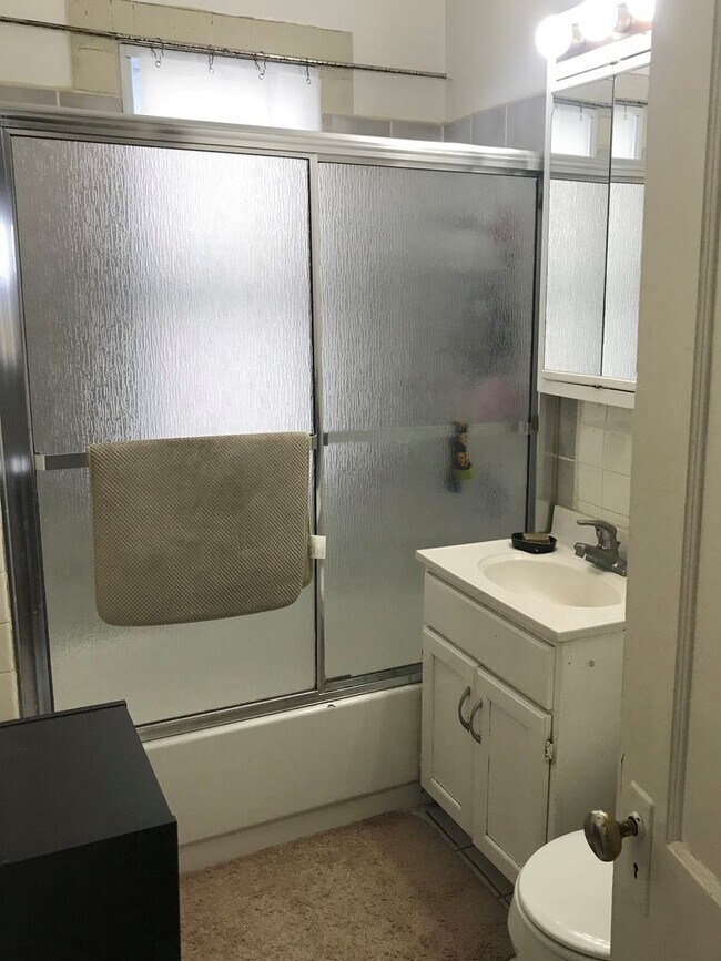 Foto del edificio - 3280 N Bartlett Ave
