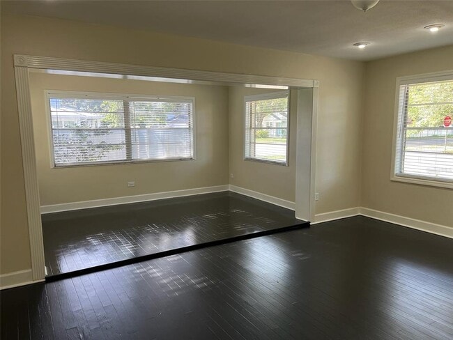 Building Photo - 4122 W Empedrado St