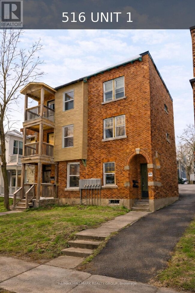 Building Photo - 516 Bay St