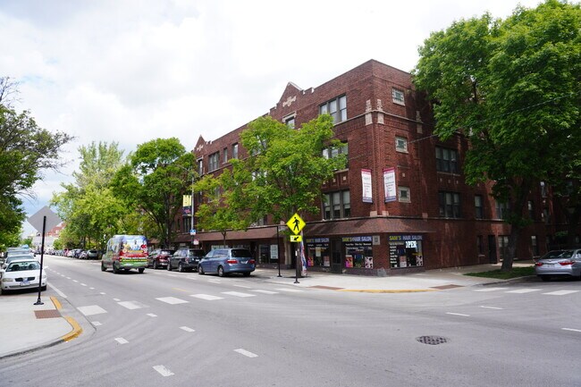 Building Photo - 3154 W Belle Plaine Ave