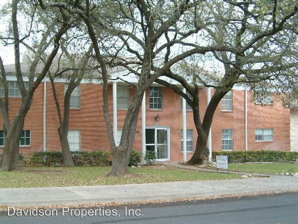 Primary Photo - 231 W Silver Sands Dr