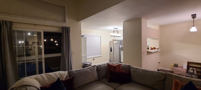 Foto del edificio - 13291 Holly St