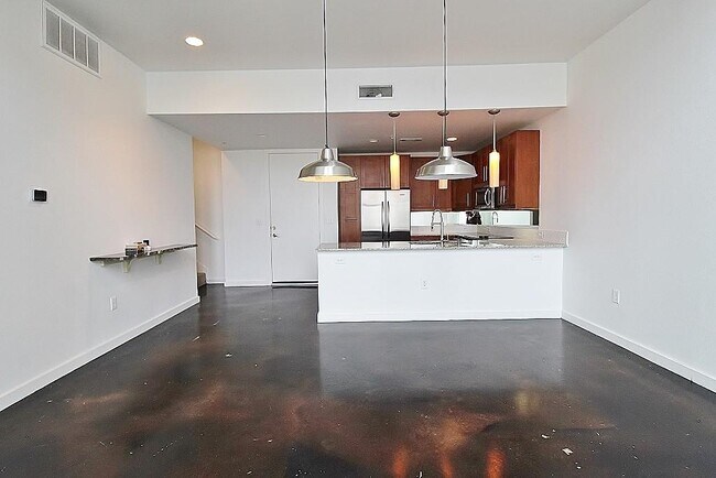 Building Photo - 2608 Museum Way