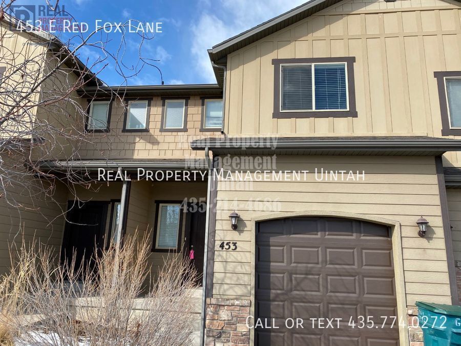 Foto principal - 453 E Red Fox Ln