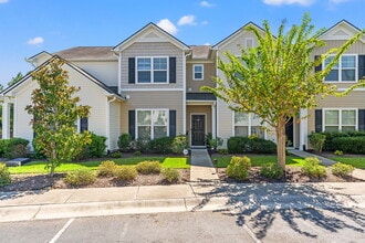 Building Photo - 257 Castle Dr