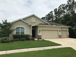Building Photo - 7730 Crescent Palm Dr