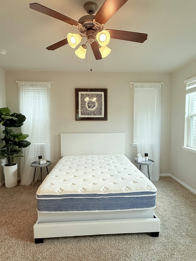Building Photo - 3207 Planters Peak Dr