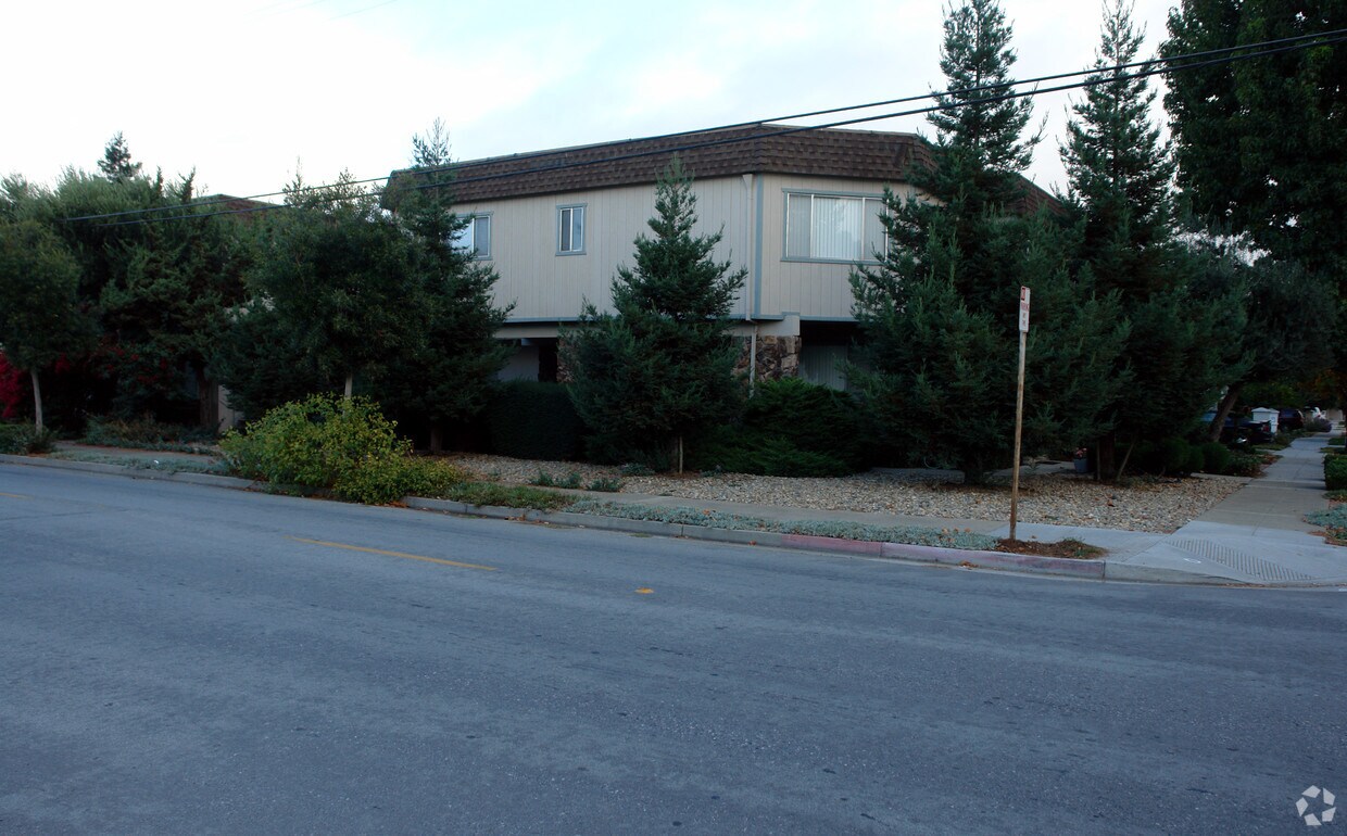 Foto del edificio - 215 W Olive Ave