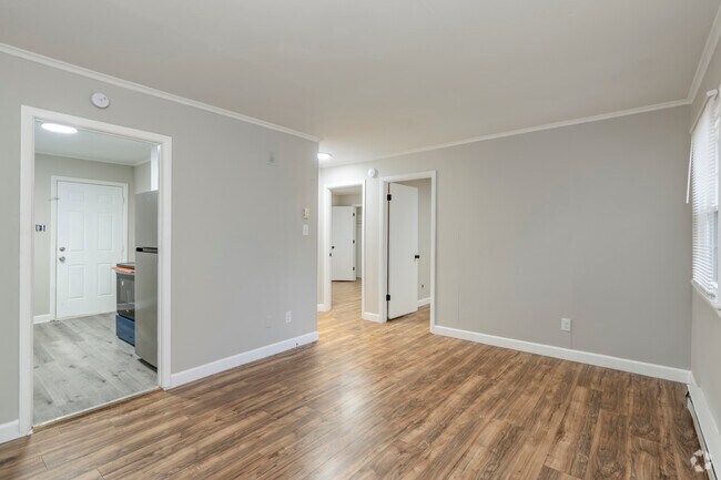 2 habitaciones, 1 baño, 750 pies cuadrados, sala de estar - Oaklawn West