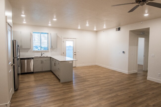 Building Photo - 3405 S 2400 W