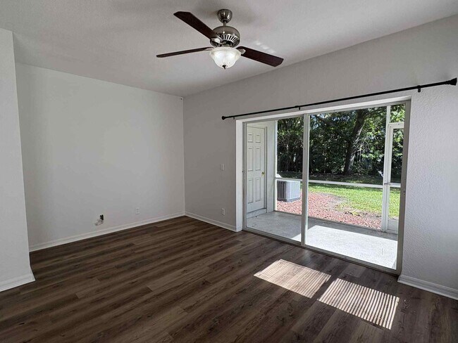 Foto del edificio - **Coming Soon** 2/2.5 Townhomes for Rent in Fort Myers