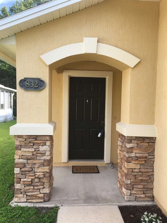 Foto del edificio - 832 Wynfield Cir